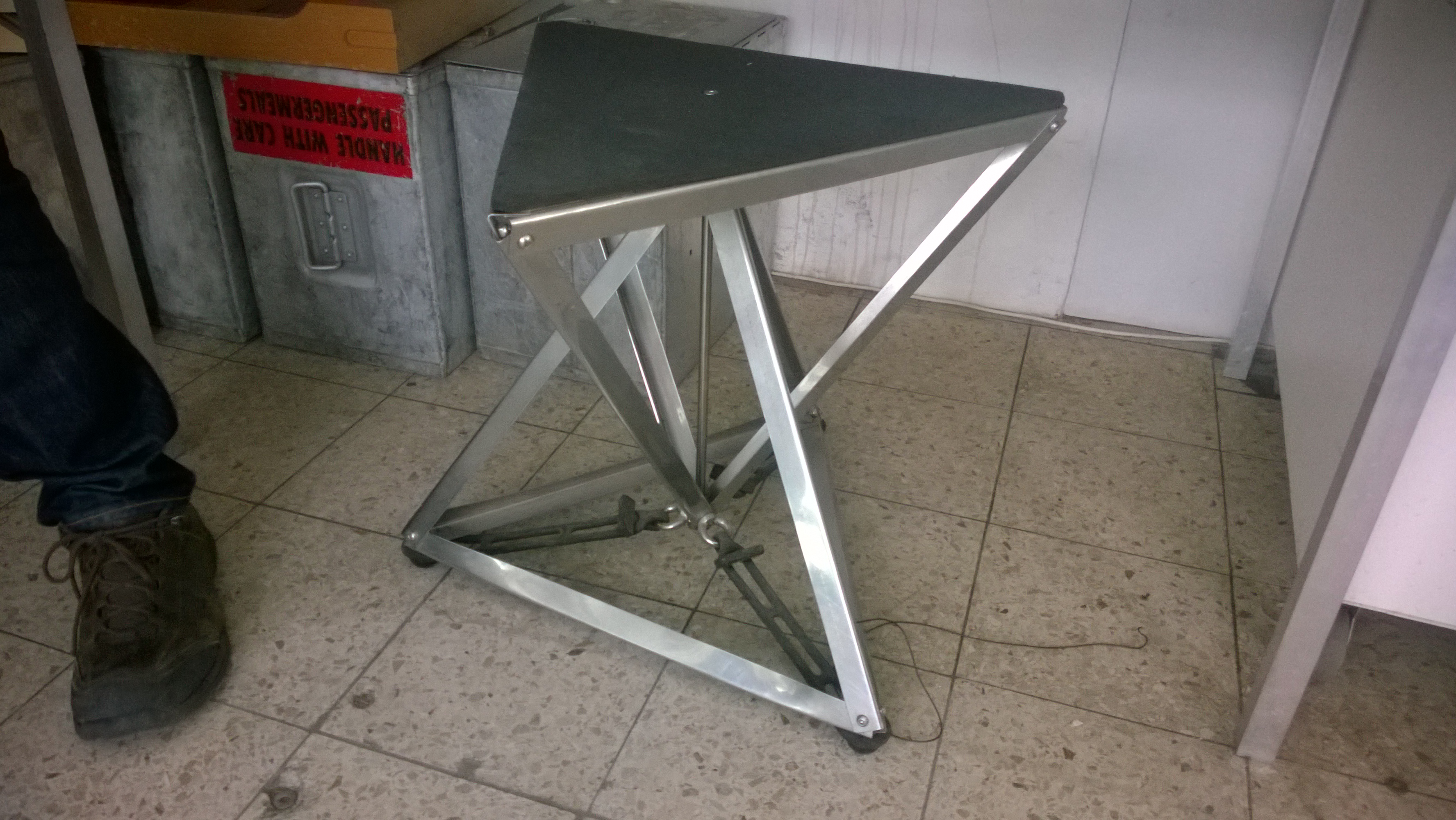 The shockproof stool