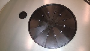 Final turntable with axle cup